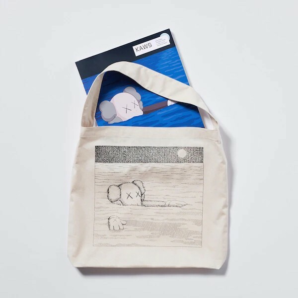 UNIQLO × KAWS ARTBOOK 新品-