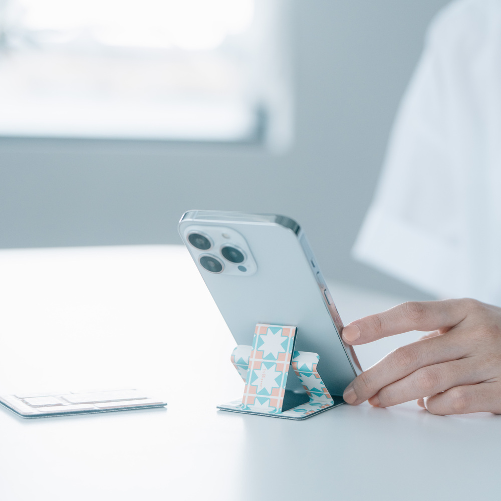 Tarzan Phone Stand/Black Drongo Circles/Tea Rose