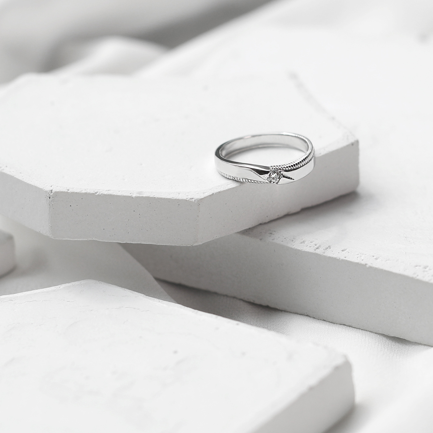 山巒 — 12分鑽石男戒