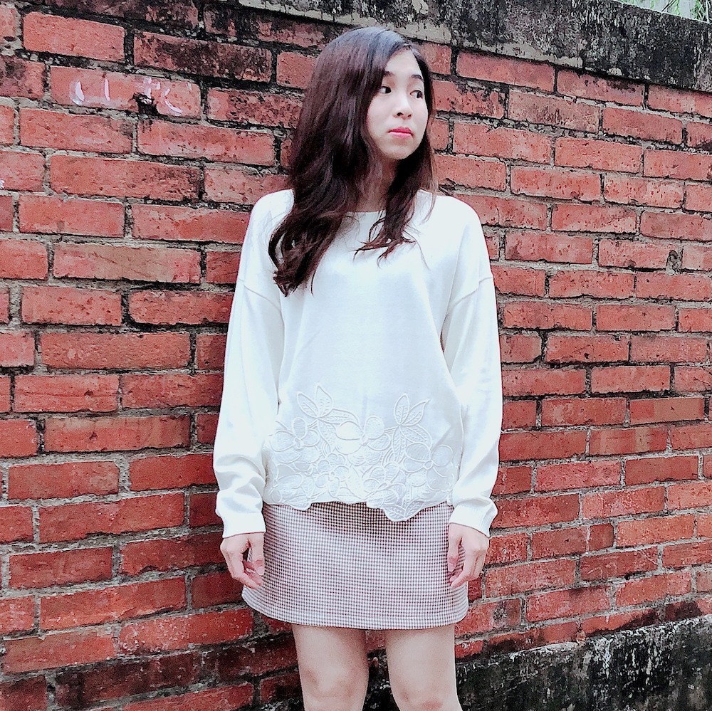 PIPPY典雅刺繡針織線衫 米/紅