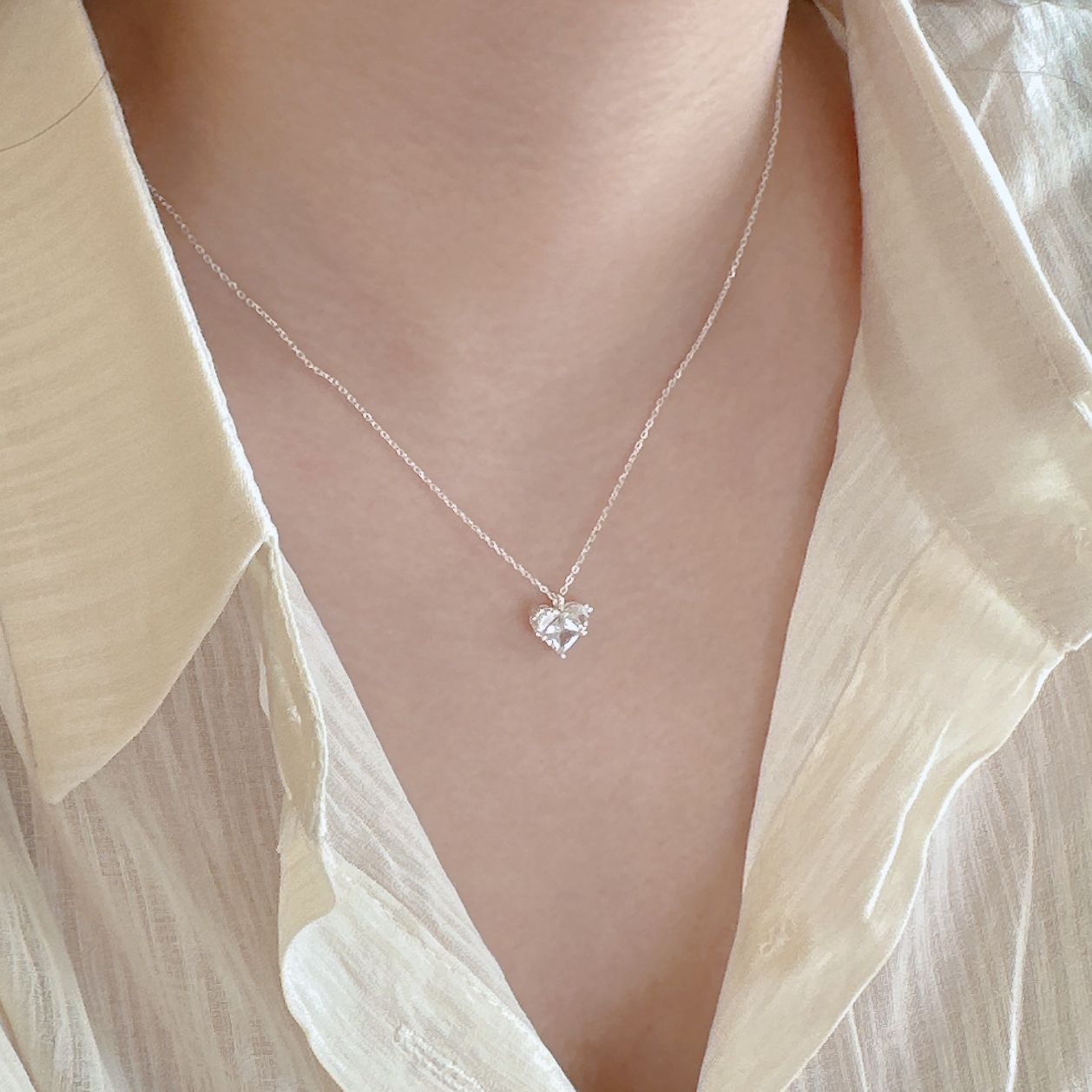 心扉．鋯石愛心純銀鎖骨鏈