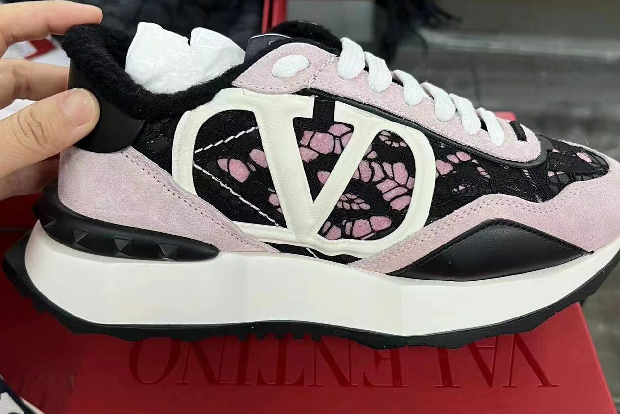 Valentino 黑色拼粉運動鞋 -M