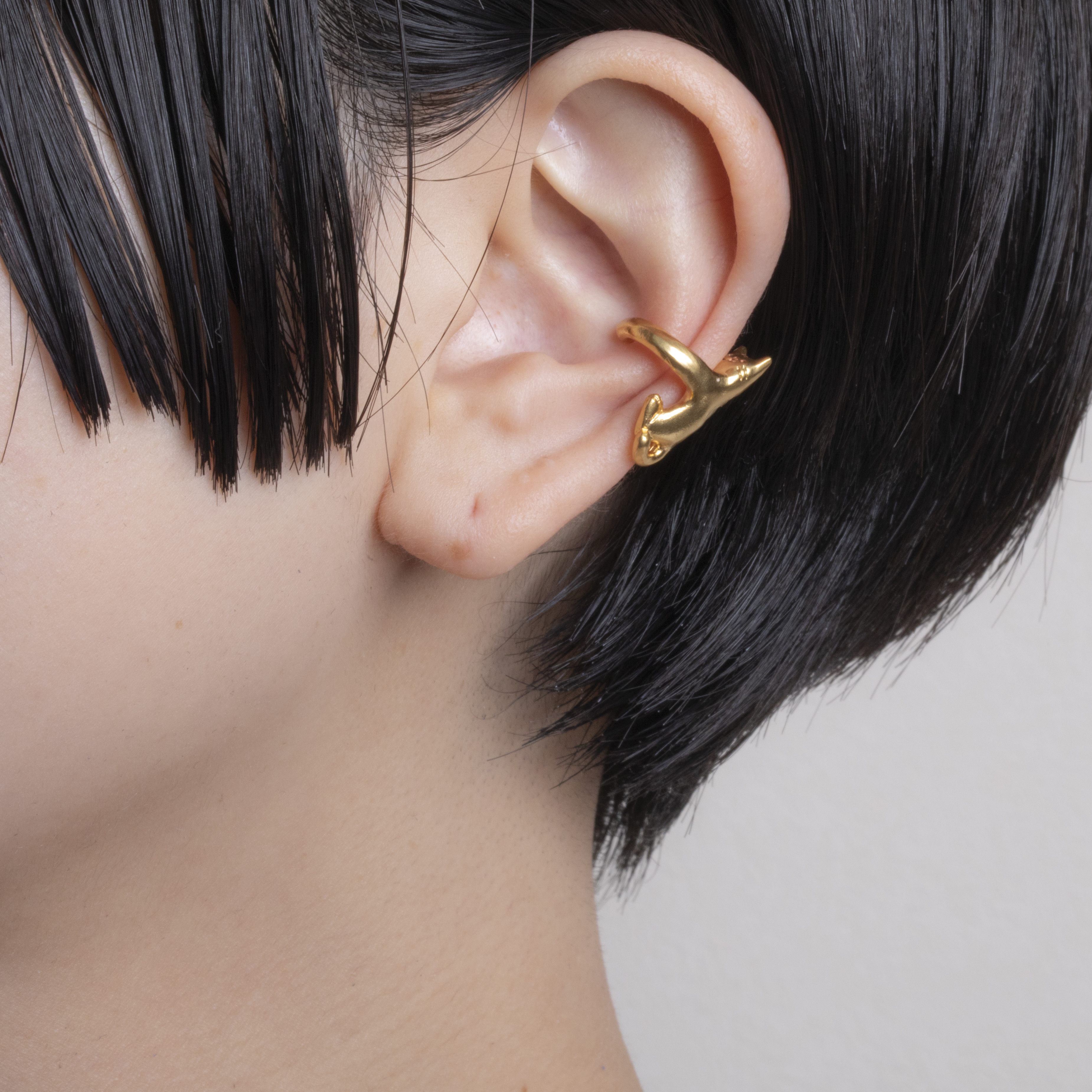 貓咪抱抱耳骨夾