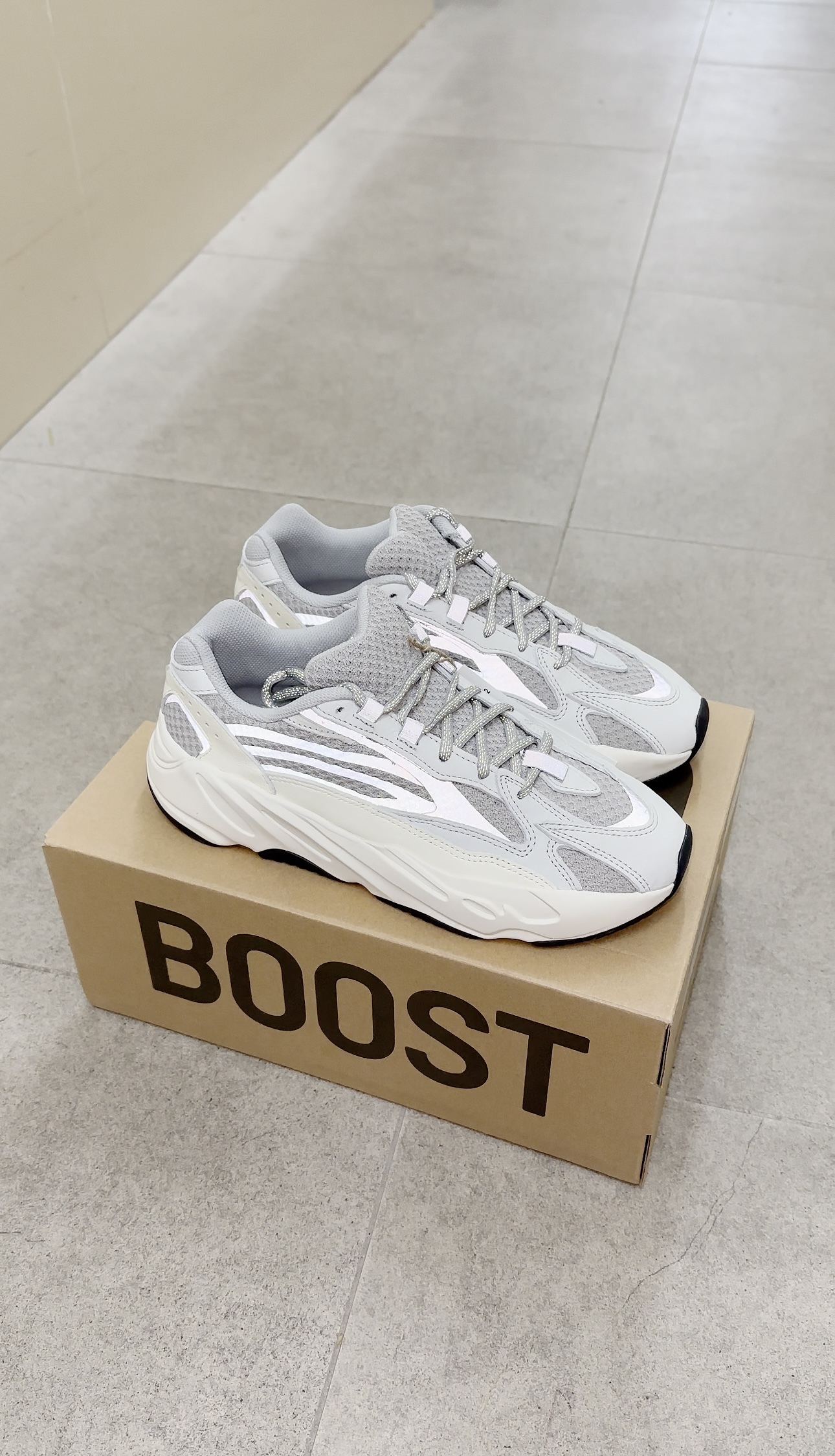 Adidas Yeezy Boost 700 V2 Static EF2829