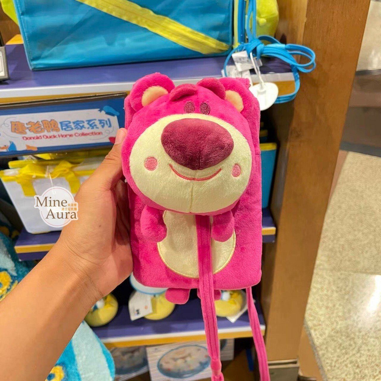 Q版 熊抱哥 Lotso 大頭 絨毛 造型 斜背小包 手機包 玩具總動員 Toy Story -上海迪士尼樂園