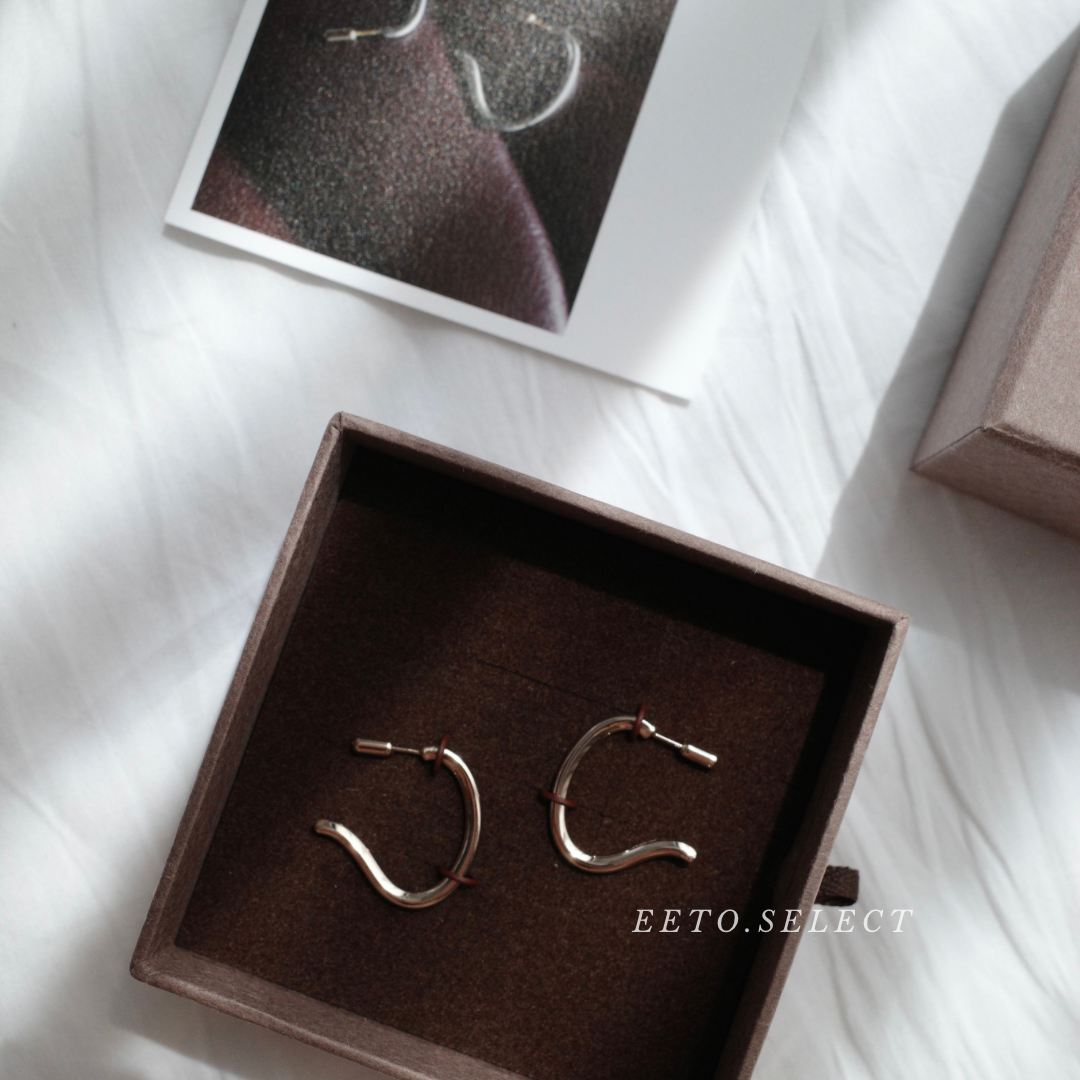 ete 米金色曲線 耳針耳環