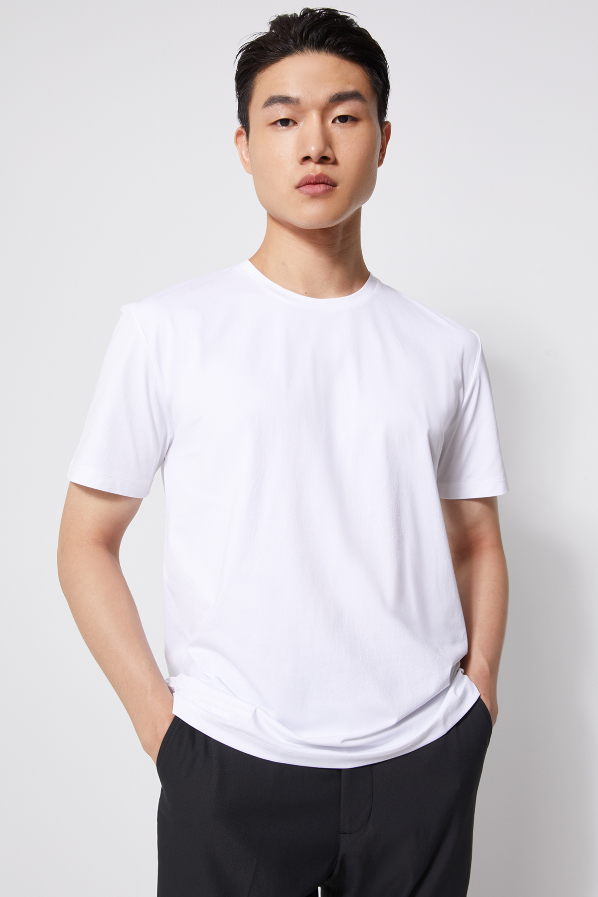 MONO 刺繡短袖T-SHIRT 男（亮白）