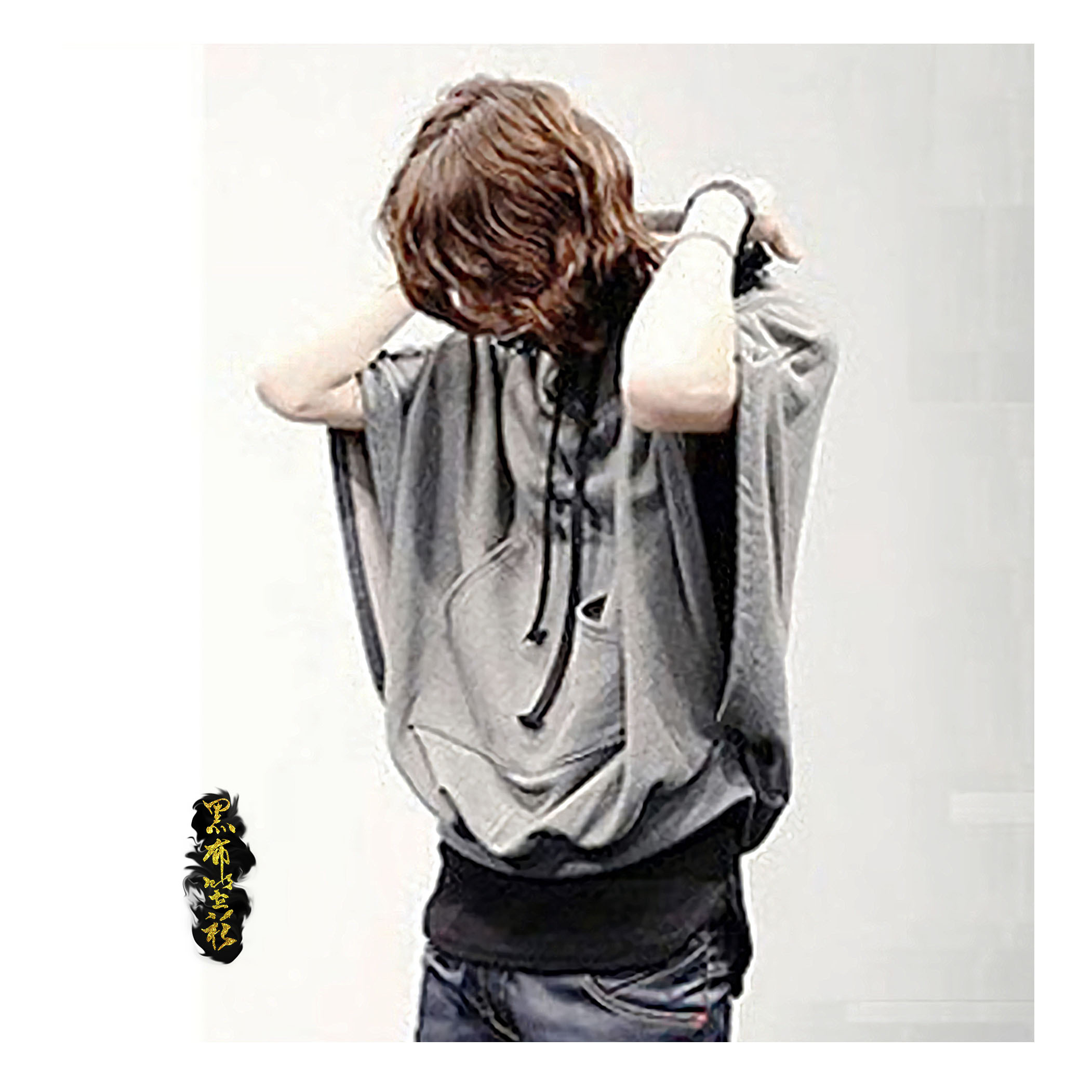 連肩-寬鬆連肩拼色五分袖帽T（2色）