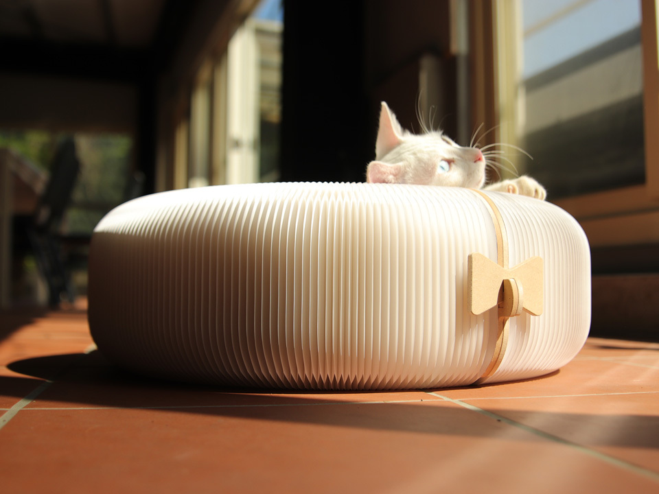 蜂巢紙貓床 - 柿餅