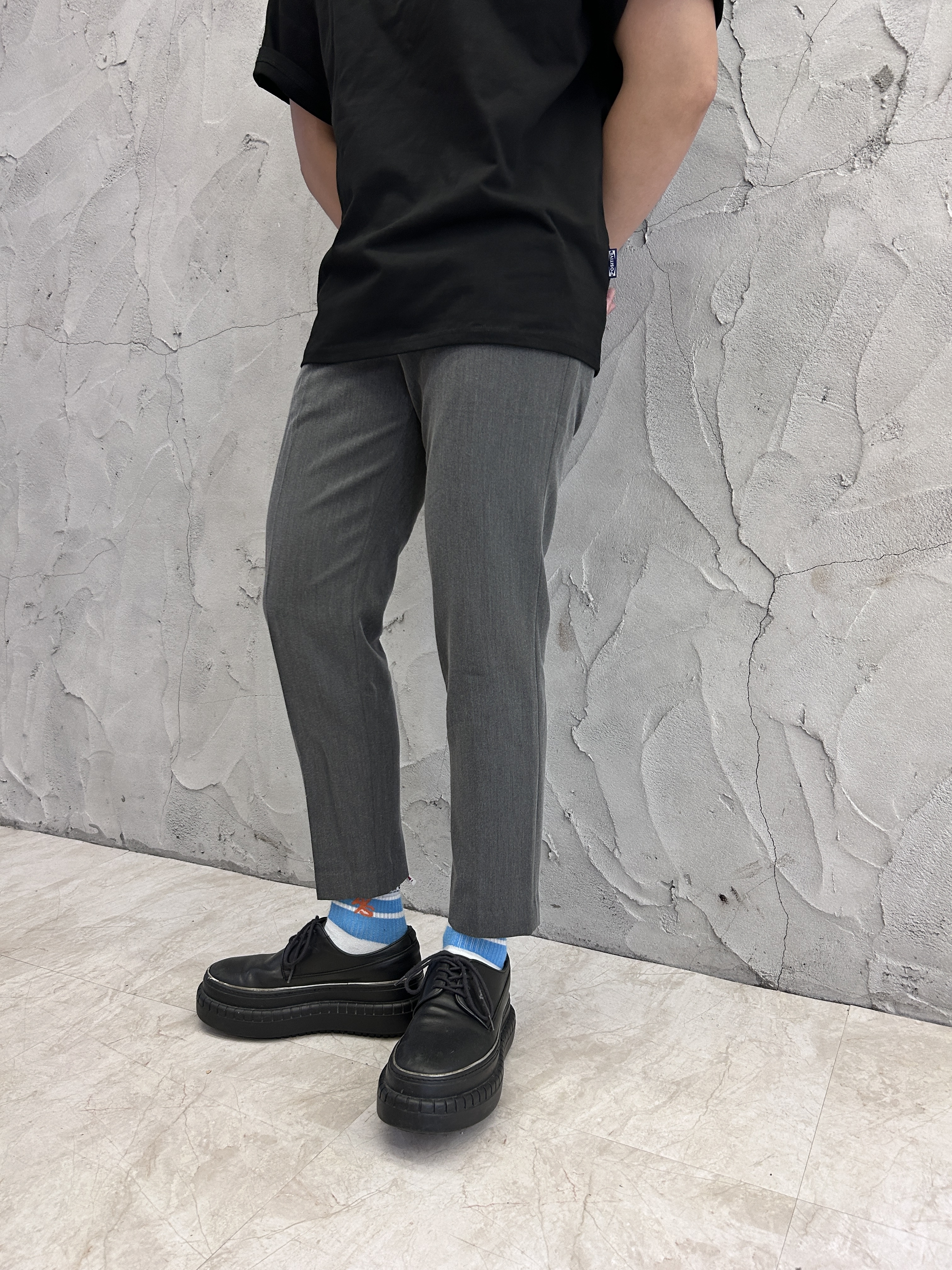 折扣品｜ＭＬ兩個尺寸｜九分窄身西裝褲｜灰色