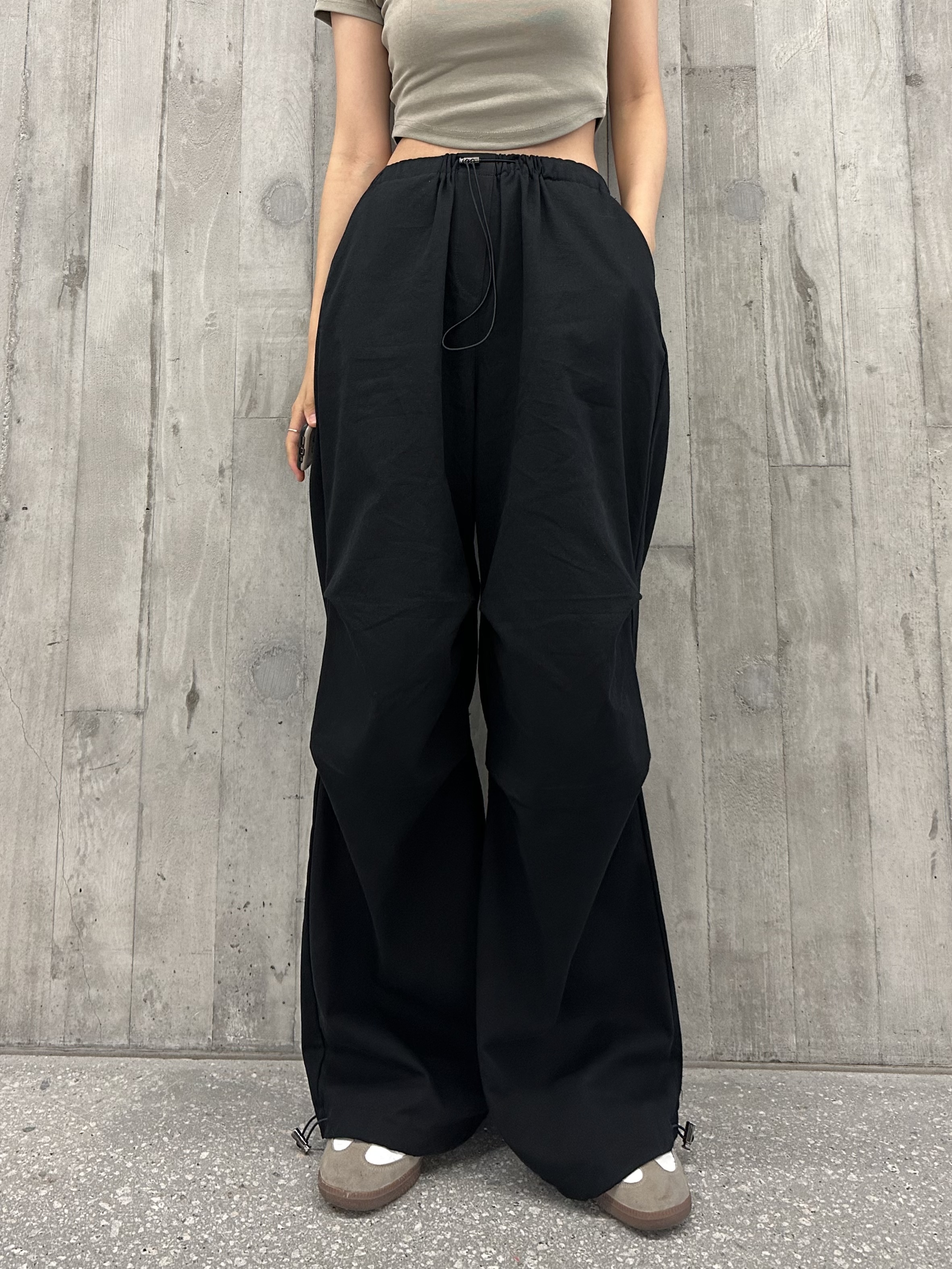 (現貨) 必買! 型格橡筋腰高腰挺身工裝褲 P8204 (白/杏)