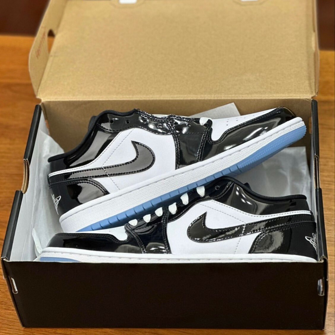 Nike Air Jordan 1 Low "Concord" 黑白 漆皮 康扣配色 冰晶底