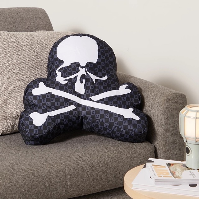 VAULT BY VANS X MASTERMIND WORLD PILLOW [不參與額外折扣]