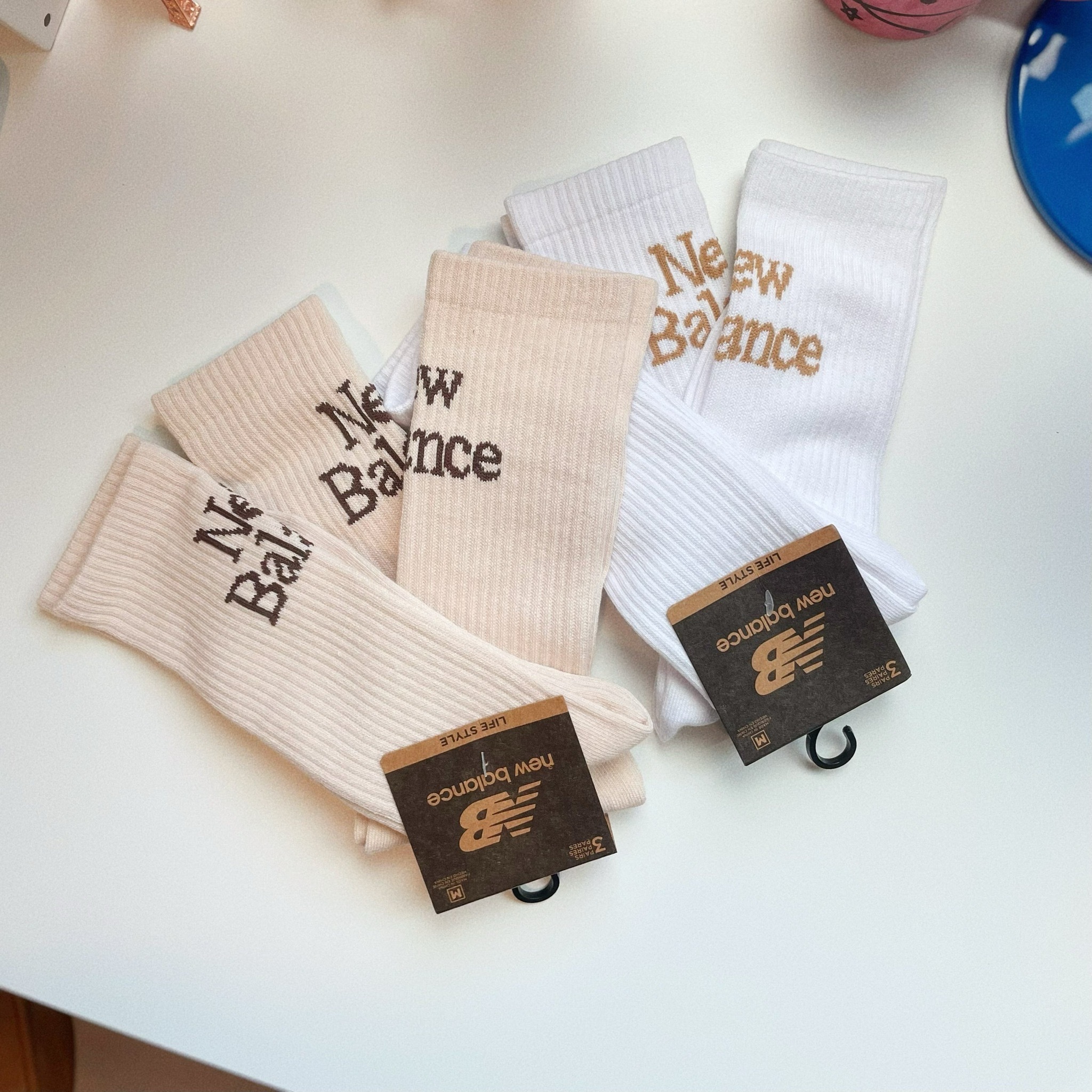 New Balance Socks 燕麥奶茶 奶茶色 白色 NB襪 小腿襪 長襪 襪子 Logo 國外限定色 三包裝