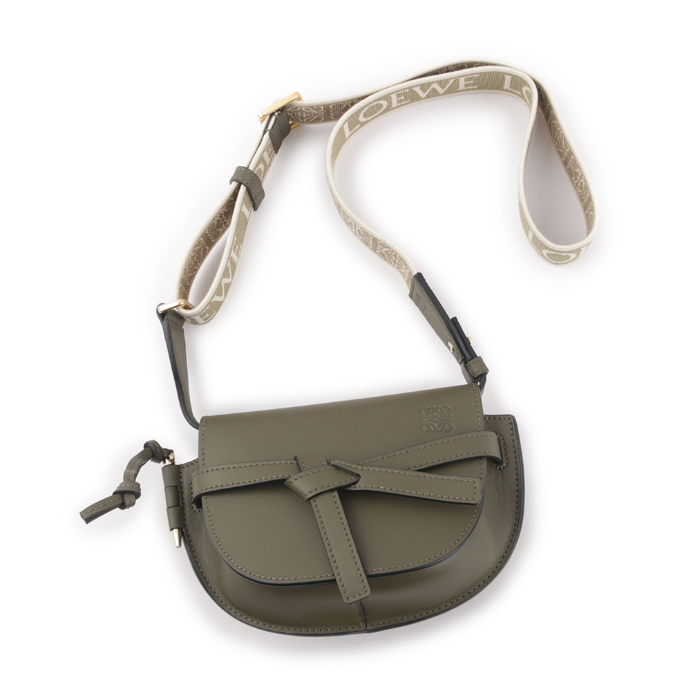 【LOEWE】Gate Mini 新款柔軟小牛皮緹花背帶馬鞍斜背/腰包(秋天綠) A650N46X13 4357