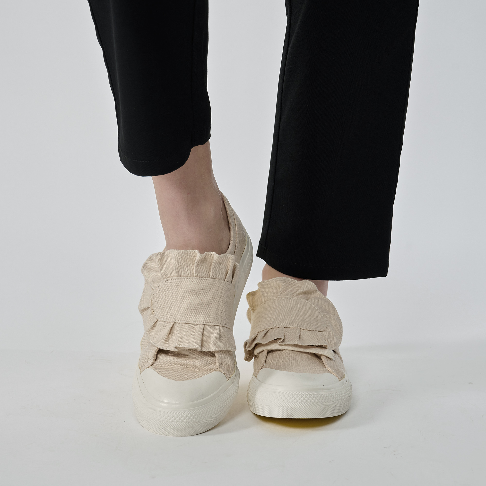 moz Sweden Moose French Cream Petal Shoes (apricot)