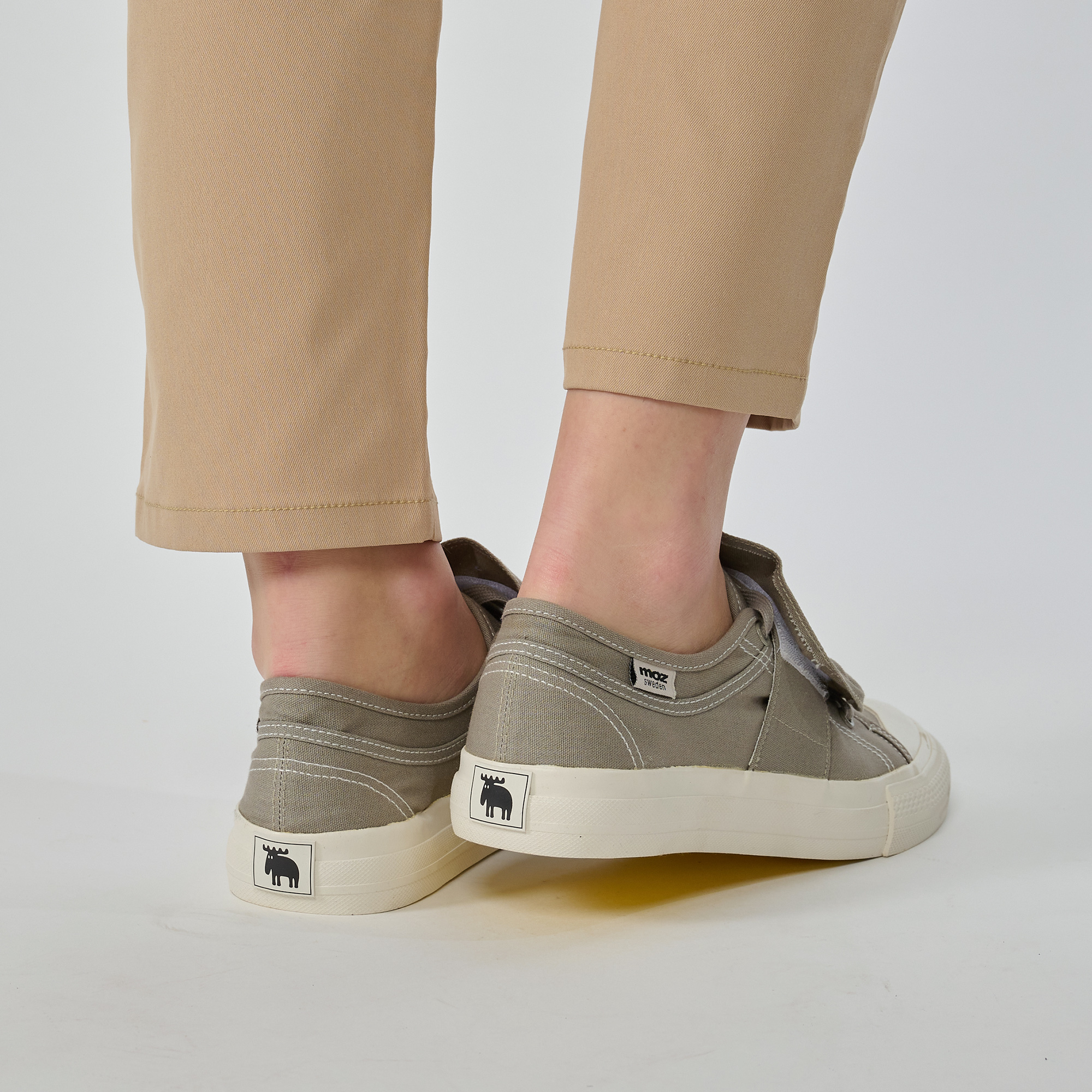 【惜福商品$699】moz瑞典 駝鹿 法式奶霜花瓣鞋(灰綠)