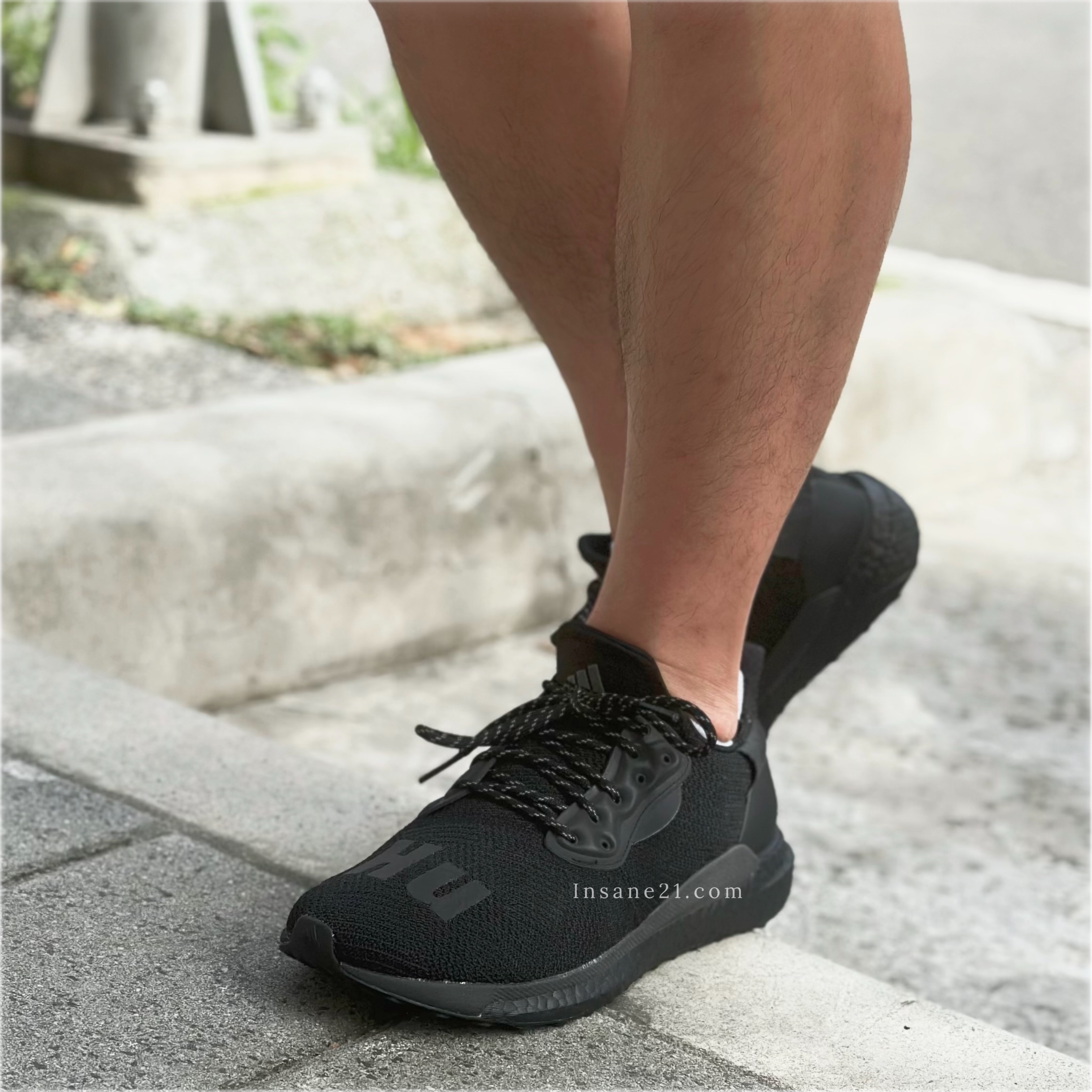 ADIDAS PHARRELL WILLIAMS X SOLAR HU 全黑 慢跑鞋 GX2485