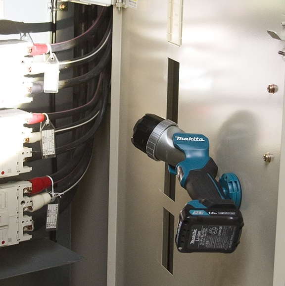 "MAKITA"牧田牌 充電式LED手電筒(鋰12V)