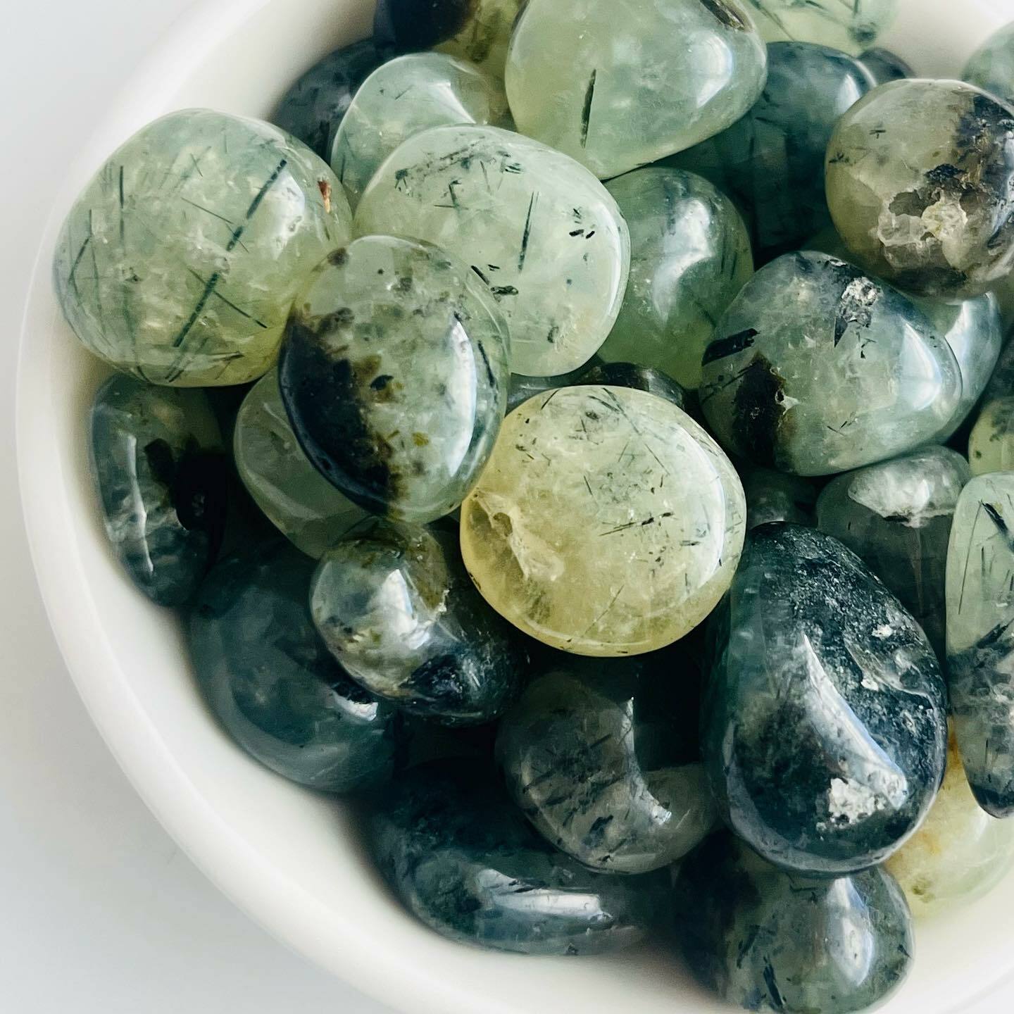 [原石] 葡萄石 水晶滾石