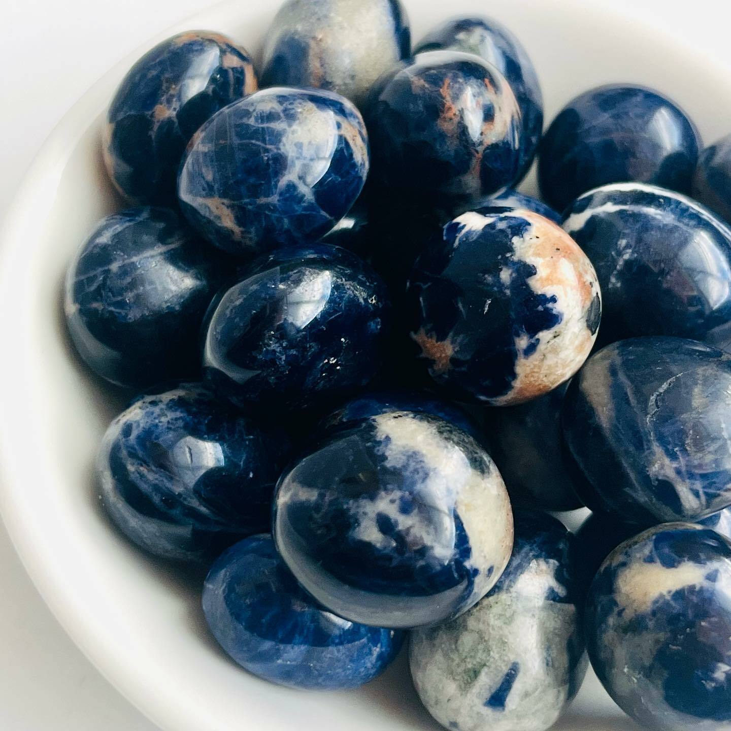 [原石] 蘇打石 / 方納石 水晶滾石