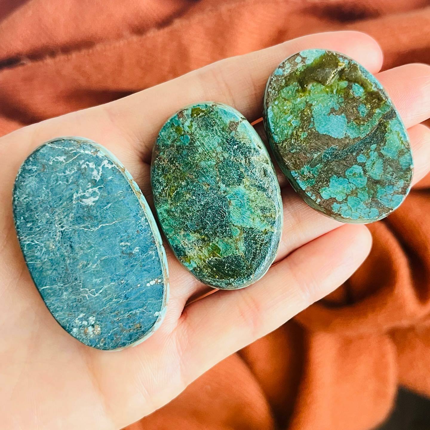 [原石] 菱鎂礦 綠松石 水晶礦石墜面