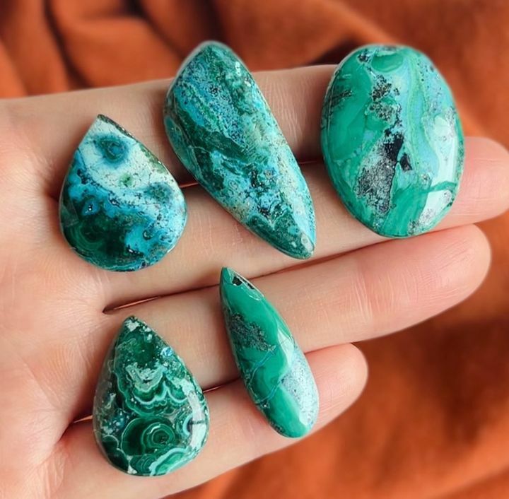 [原石] 矽孔雀石 水晶墜面