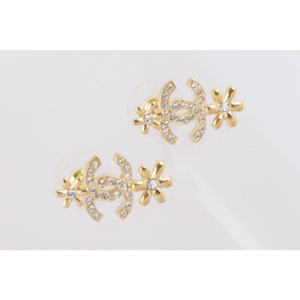 【CHANEL】CC Logo 水晶鑲飾小花造型針式耳環(金色) ABB349 B13559 NQ117