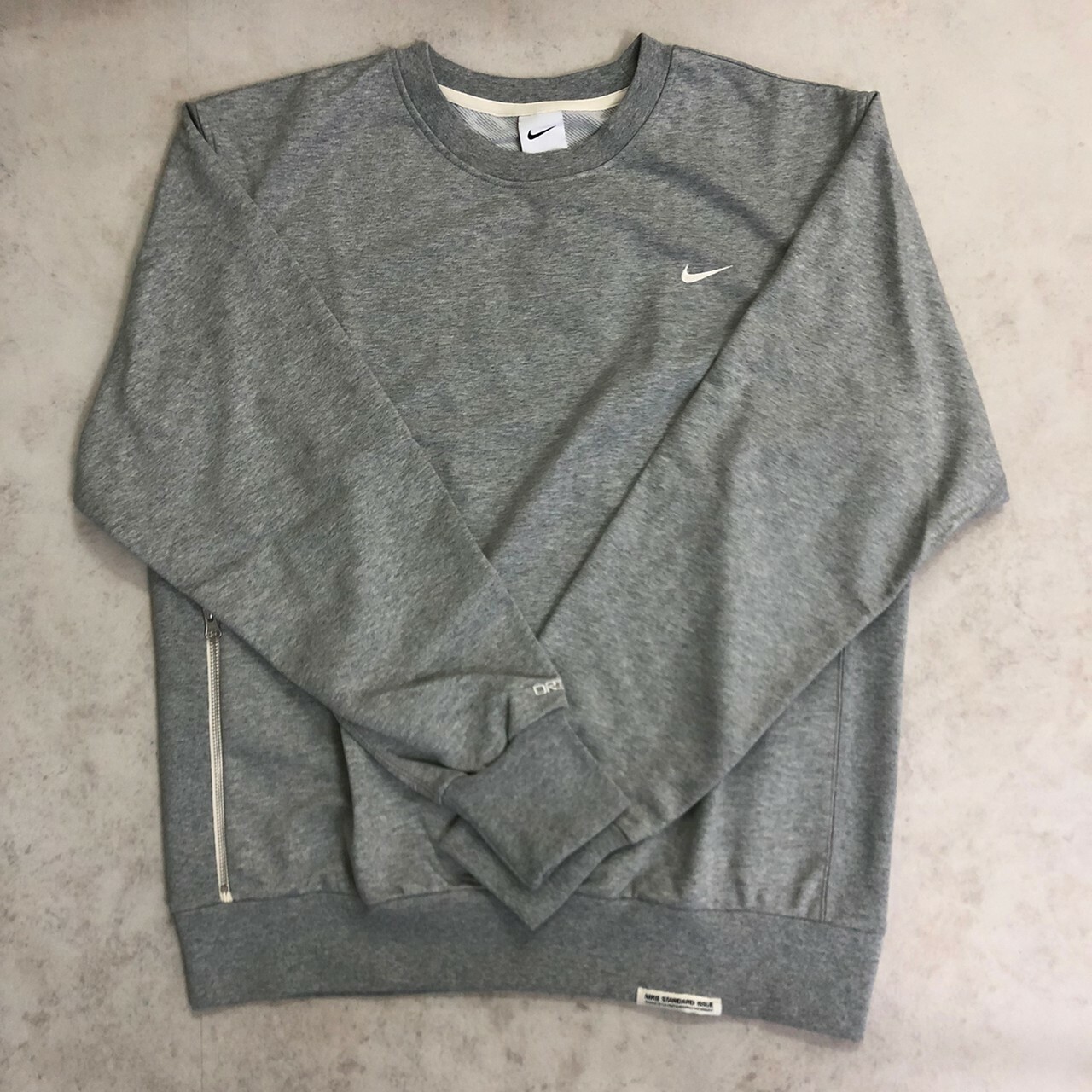 Nike 小Logo拉鍊口袋大學T 灰 DQ5821063