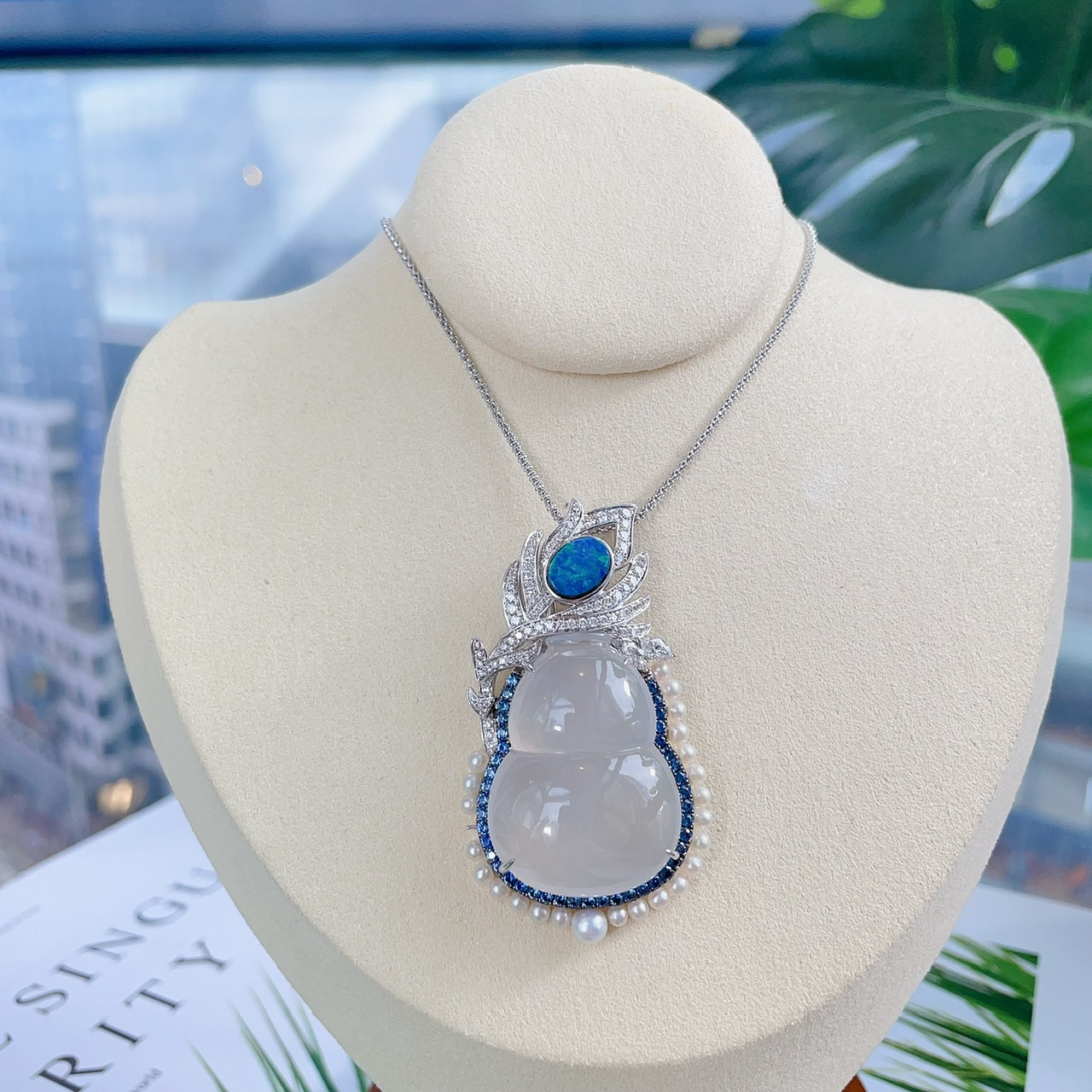 18K金鑽石藍寶石Opal 天然冰種白玉（A玉）-葫蘆造型