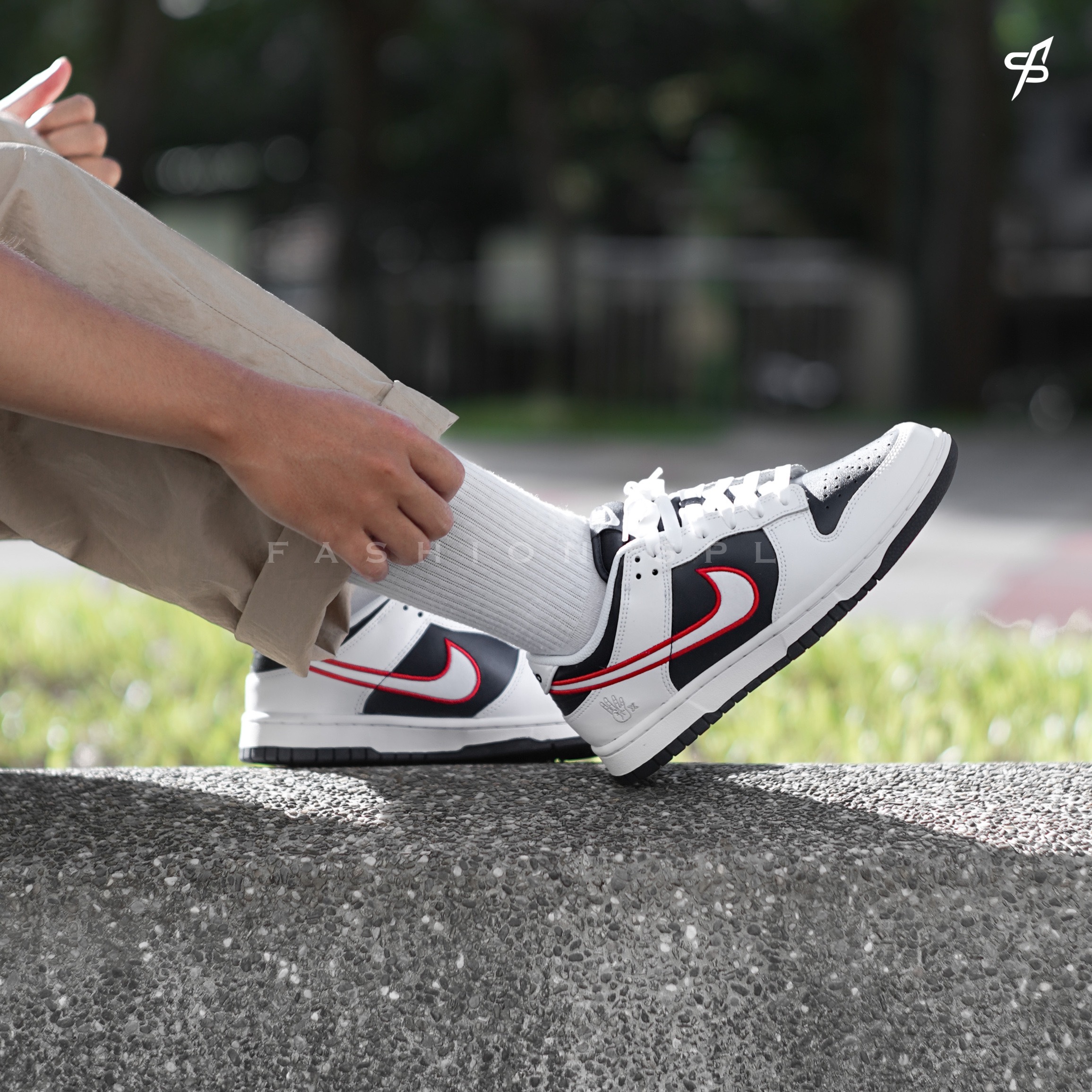 W Nike Dunk Low Four-Peat 彗星四連冠 DZ2780-100