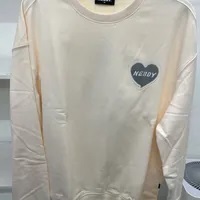 [S] NERDY HEART WAPPEN SWEATSHIRT (NERDY ORIGIN FIT),CREAM, PNES23KC140205 (SN280)
