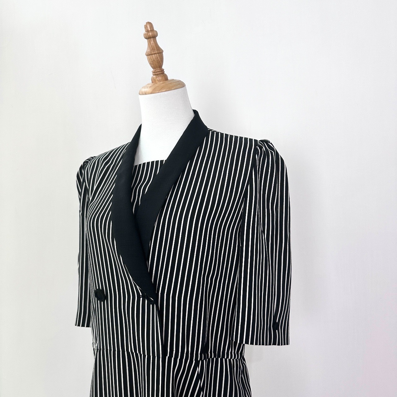 黑白間條西裝連身裙