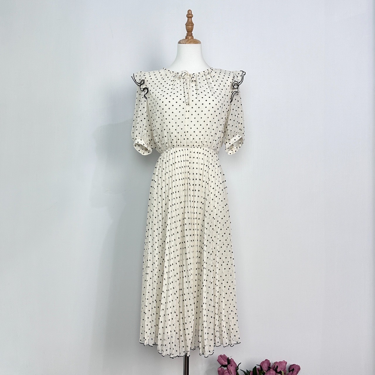 米白色波點公主袖連身裙
