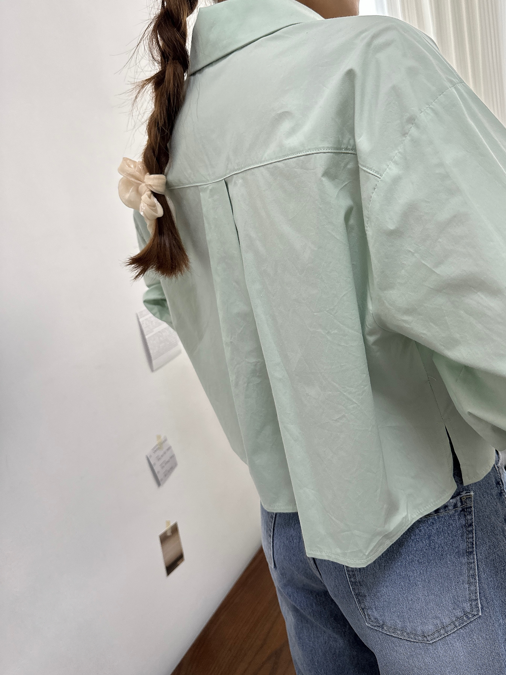 #228N996 小精緻挺料感素色短版恤衫