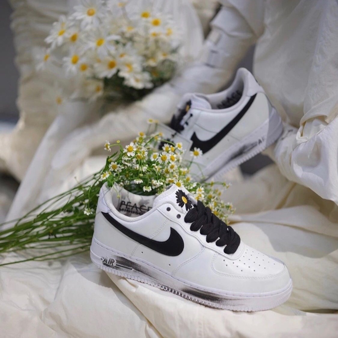 Nike Air Force 1 x PEACEMINUSONE聯名 黑白小雛菊 權志龍 DD3223-100