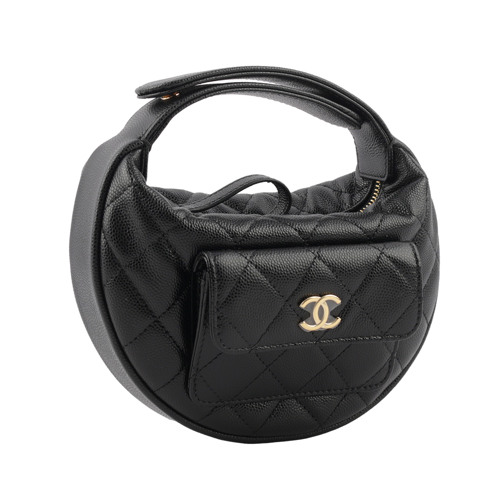 【CHANEL】金色CC Logo 粒紋牛皮迷你手提彎月包/呼拉圈包(黑色) AP3467 B13649 94305