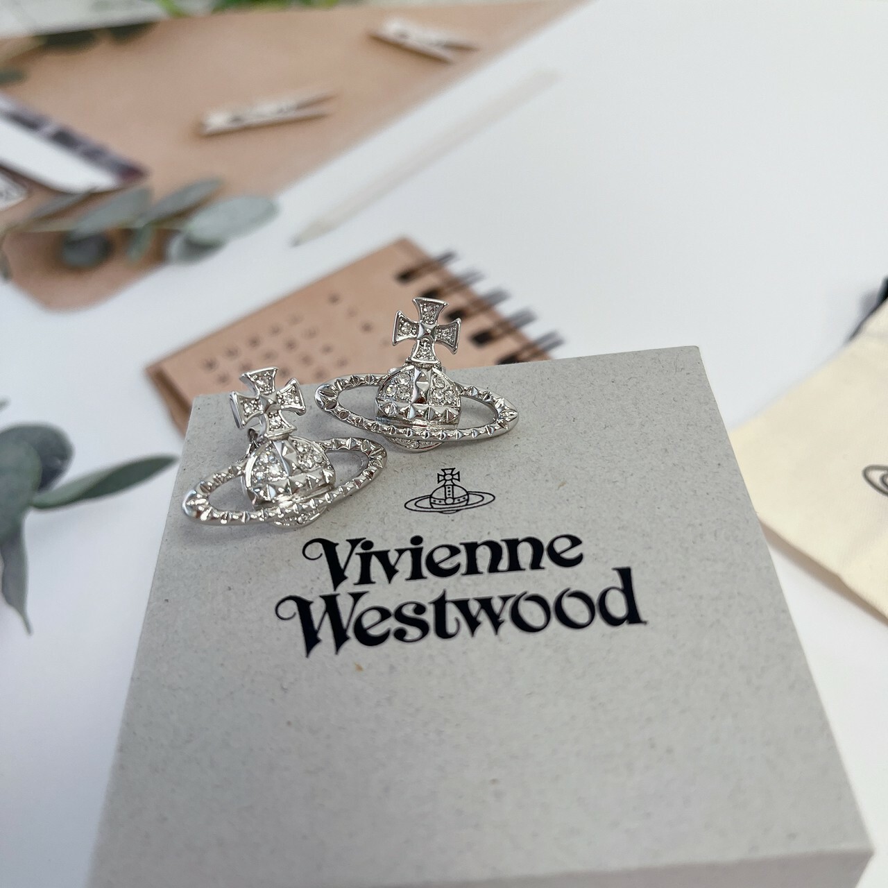 vivienne-westwood-MAYFAIR BAS RELIEF EARRINGS