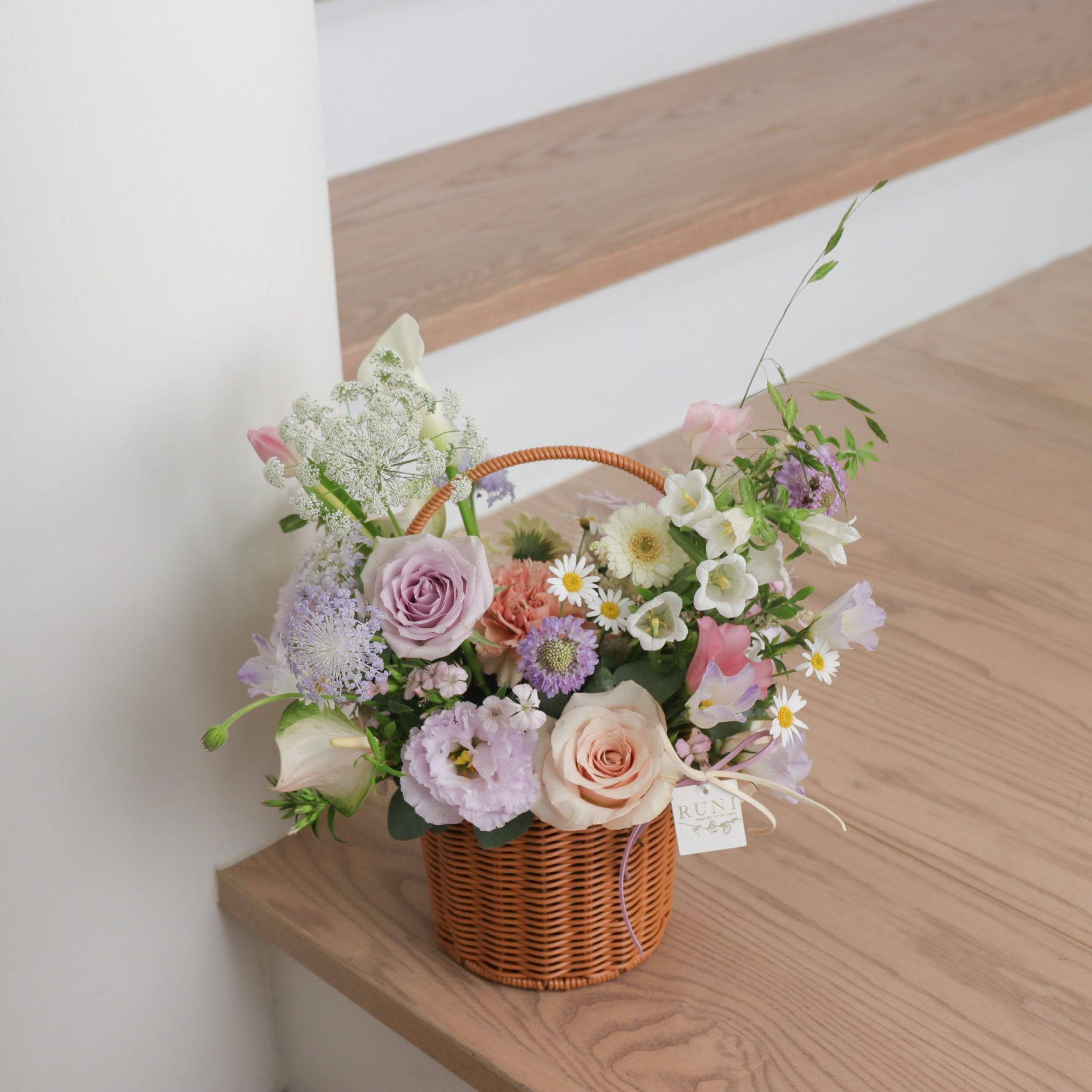 溫柔粉紫色圓形花籃