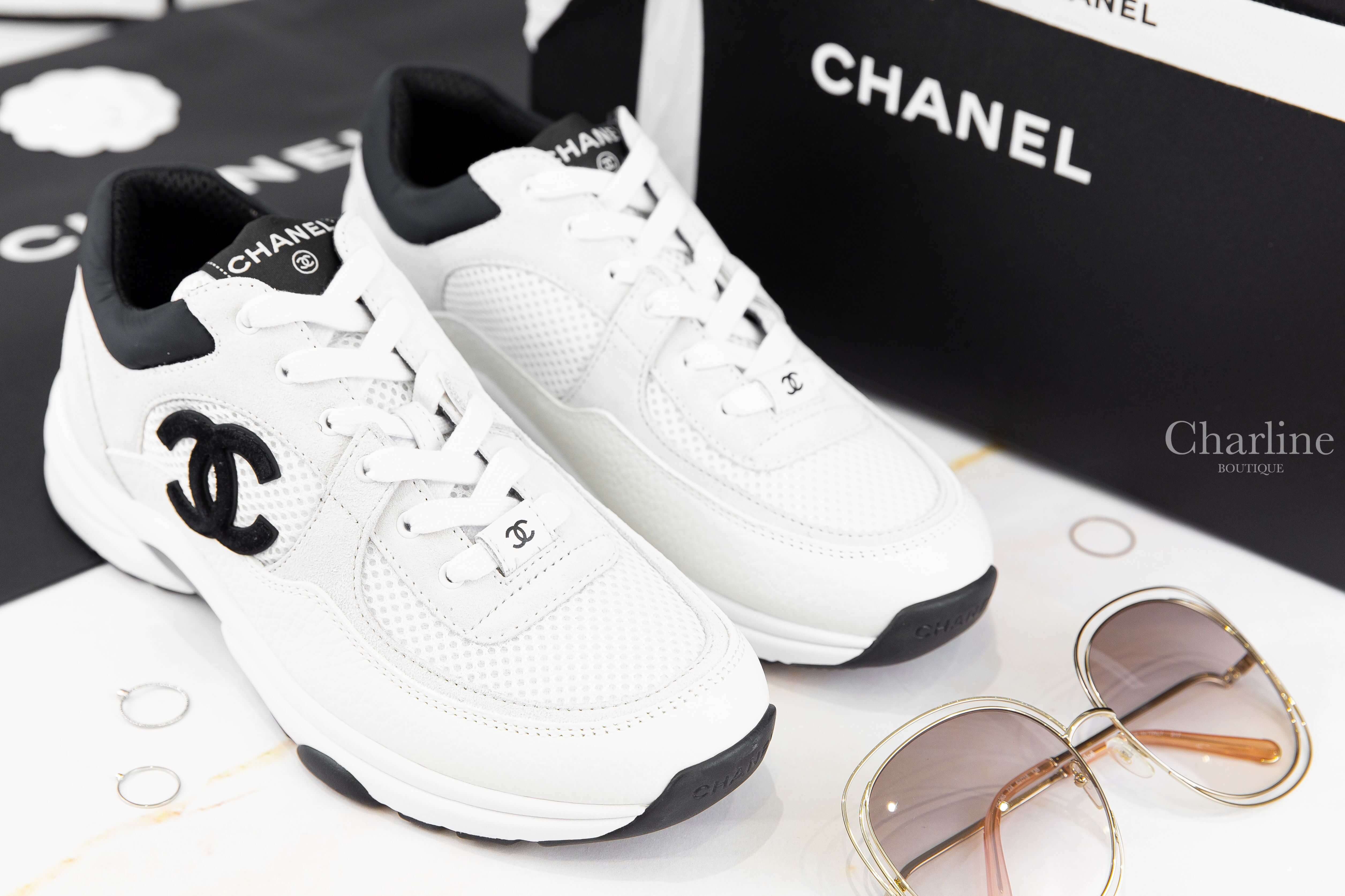 Chanel Trainers 白色網狀布面拼白麂皮黑CC小牛皮運動鞋