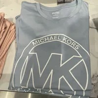 [S] MICHAEL KORS OUT LET BIG LOGO T-SHIRT,LIGHT CHAMBRAY, JU150B497J-LT CHAMBRAY (SMK513)