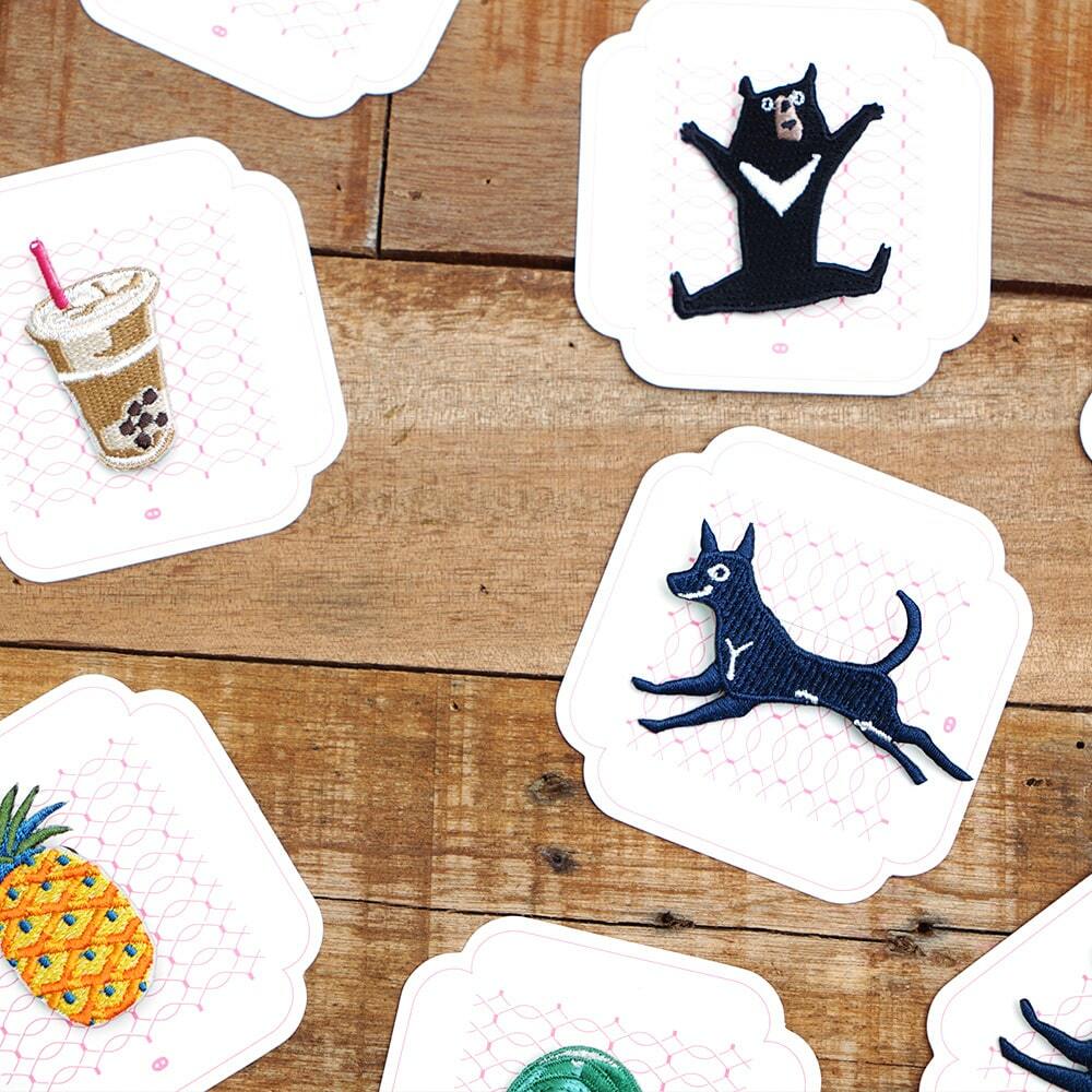 織片別針，珍珠奶茶造型，手工編織細節，時尚配件