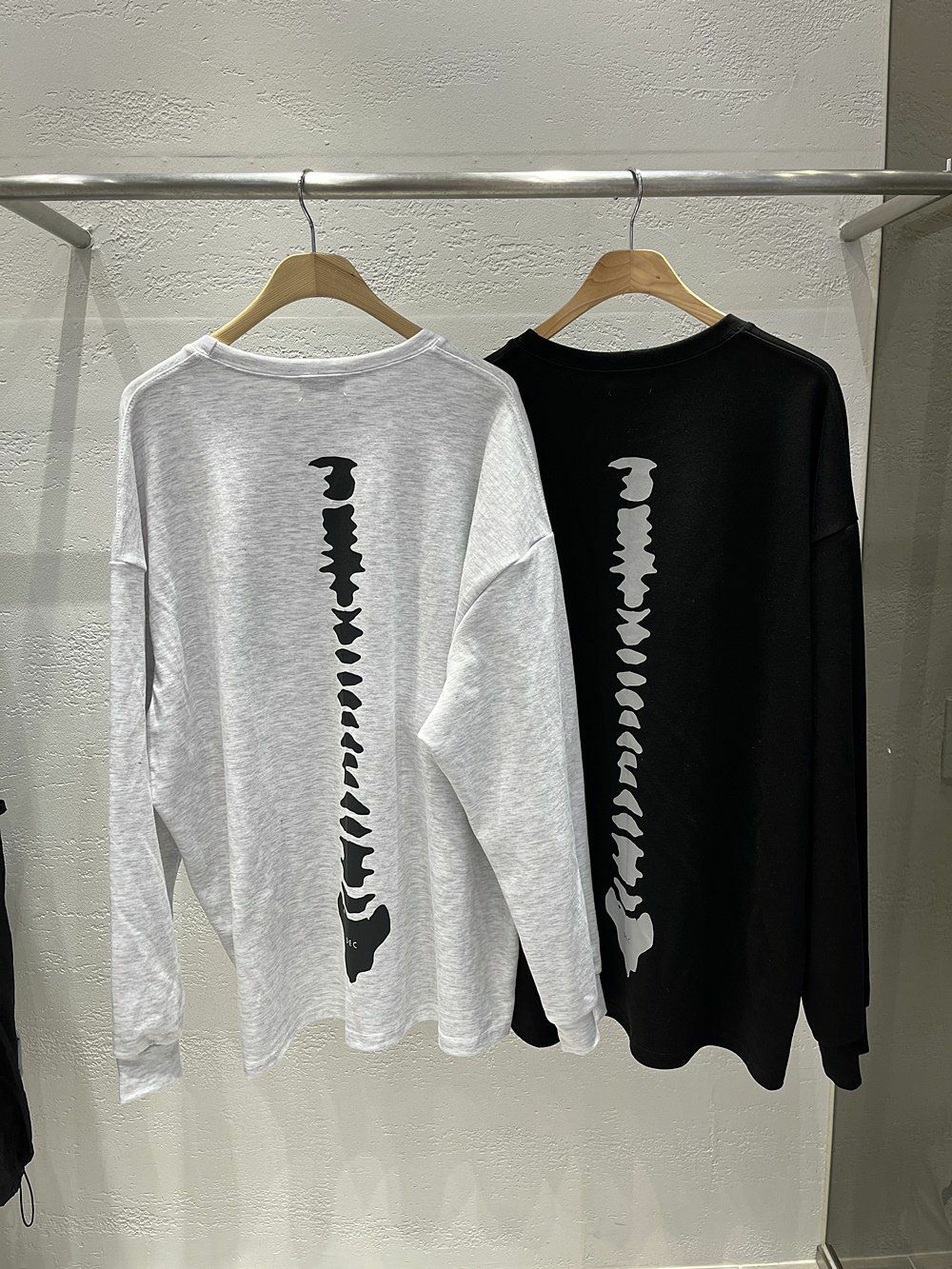 OverSize脊椎骨圖案長袖衫 10.GVTY-0025T