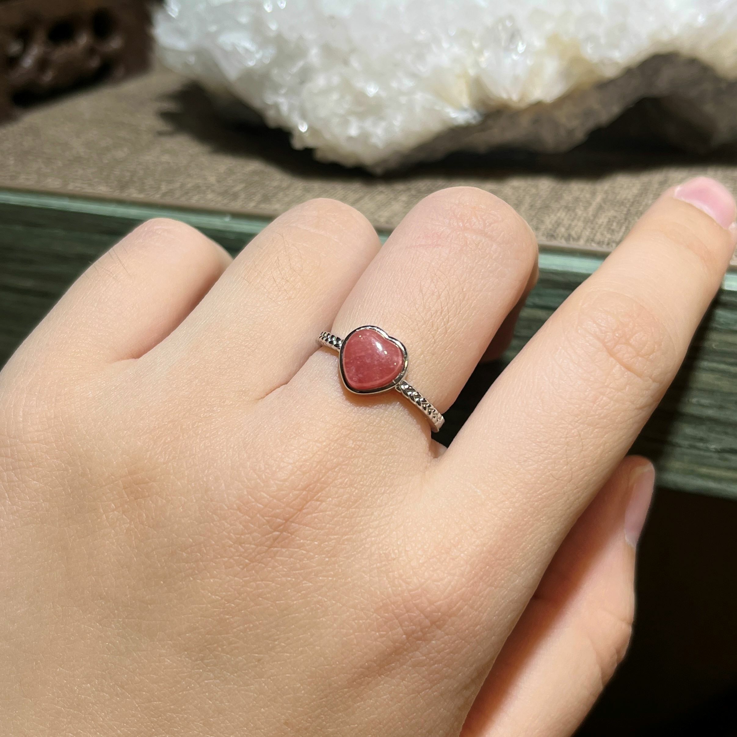 紅紋石心心純銀戒指