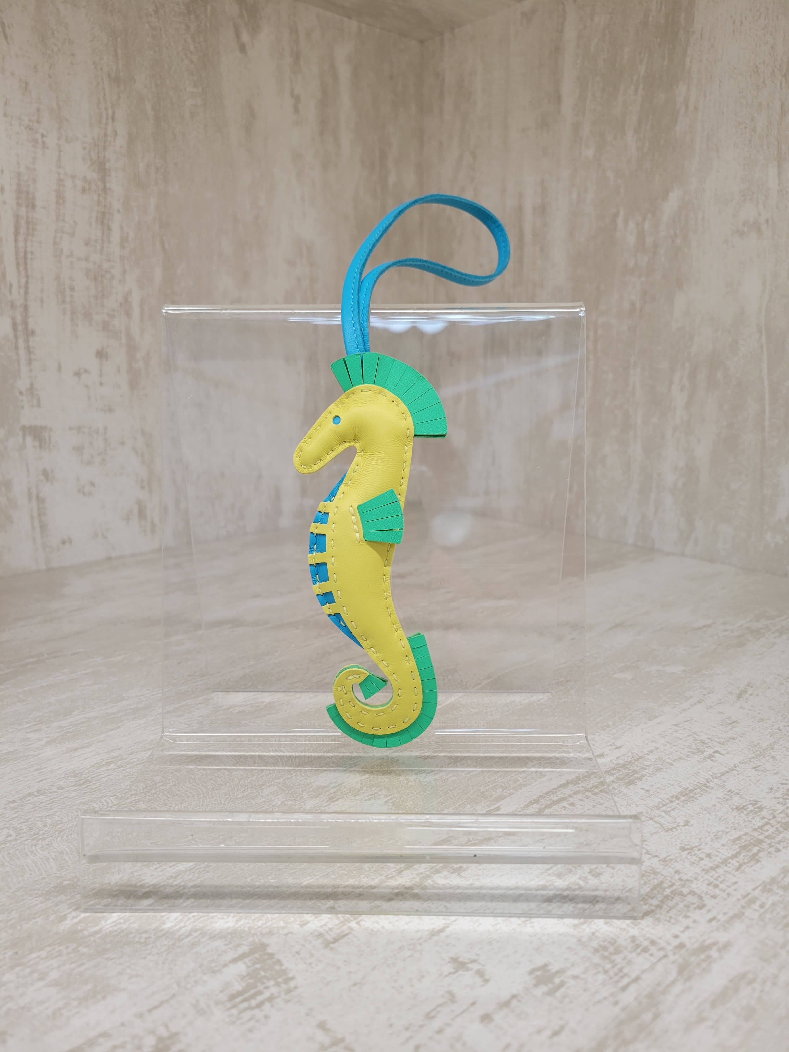 Hermes seahorse charm lime/ vert comics/bleu