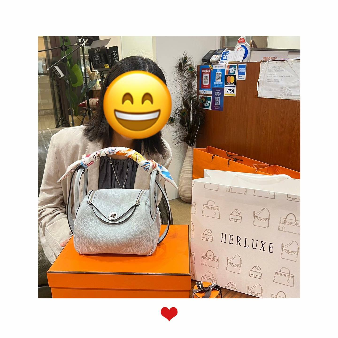 熟客靚靚來pick up lindy mini 聖杯藍💧配埋twilly🥰 很顯溫柔氣質💃 靚靚非常鍾意❤️‍🔥感謝你一直以來嘅信任與支持🫶