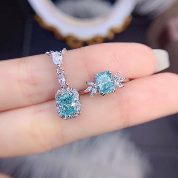 925銀耳墜 經典款高級綠莫桑鑽