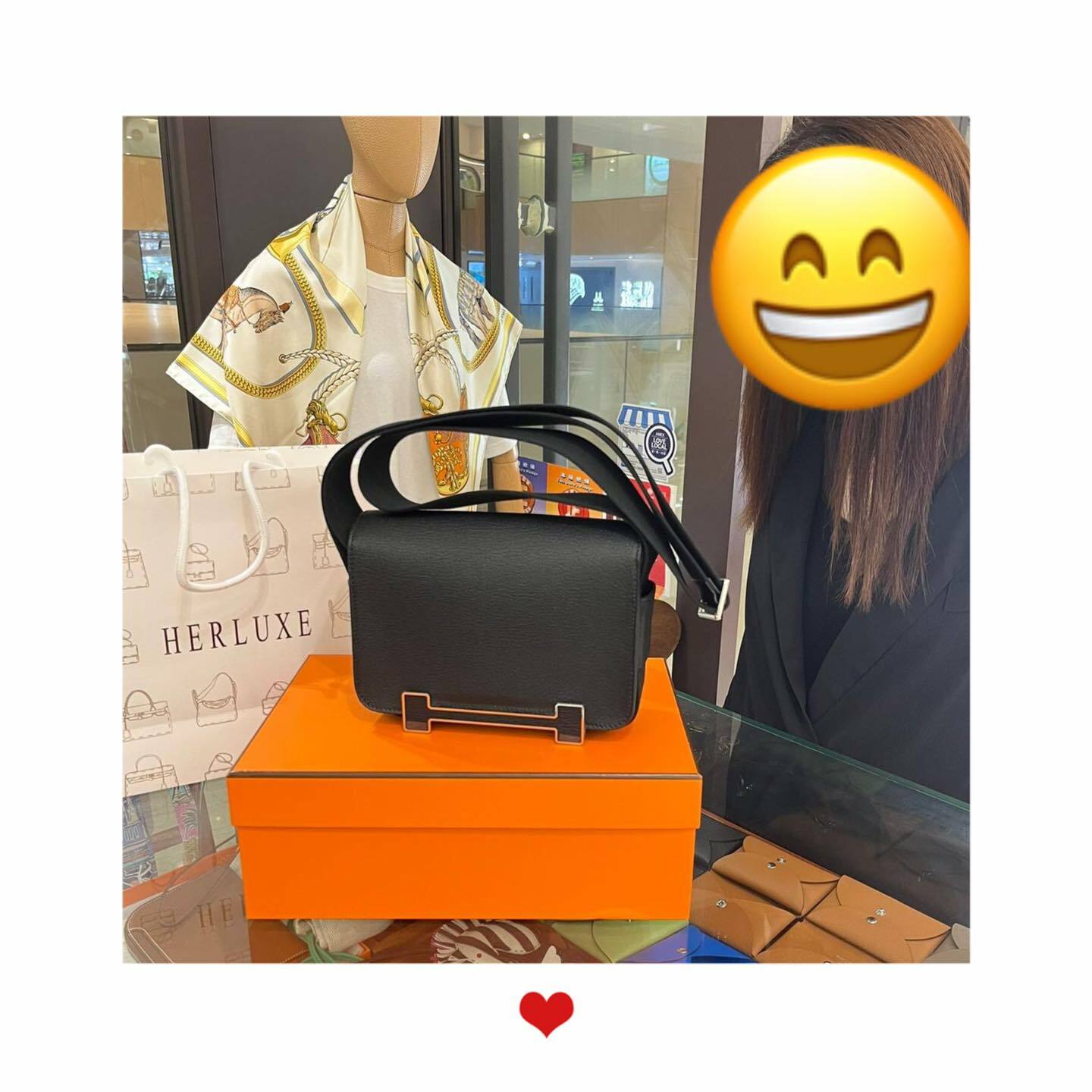 爽快靚靚來pick up Geta黑銀🖤🔗 係送比人嘅禮物🎁 靚靚讚賞HERLUXE線上同事服務好 效率高👍🏻 表示價錢相宜合適會繼續幫襯買手袋❤️ 仲對mini E都有興趣🫰多謝你嘅支持與信任🫶