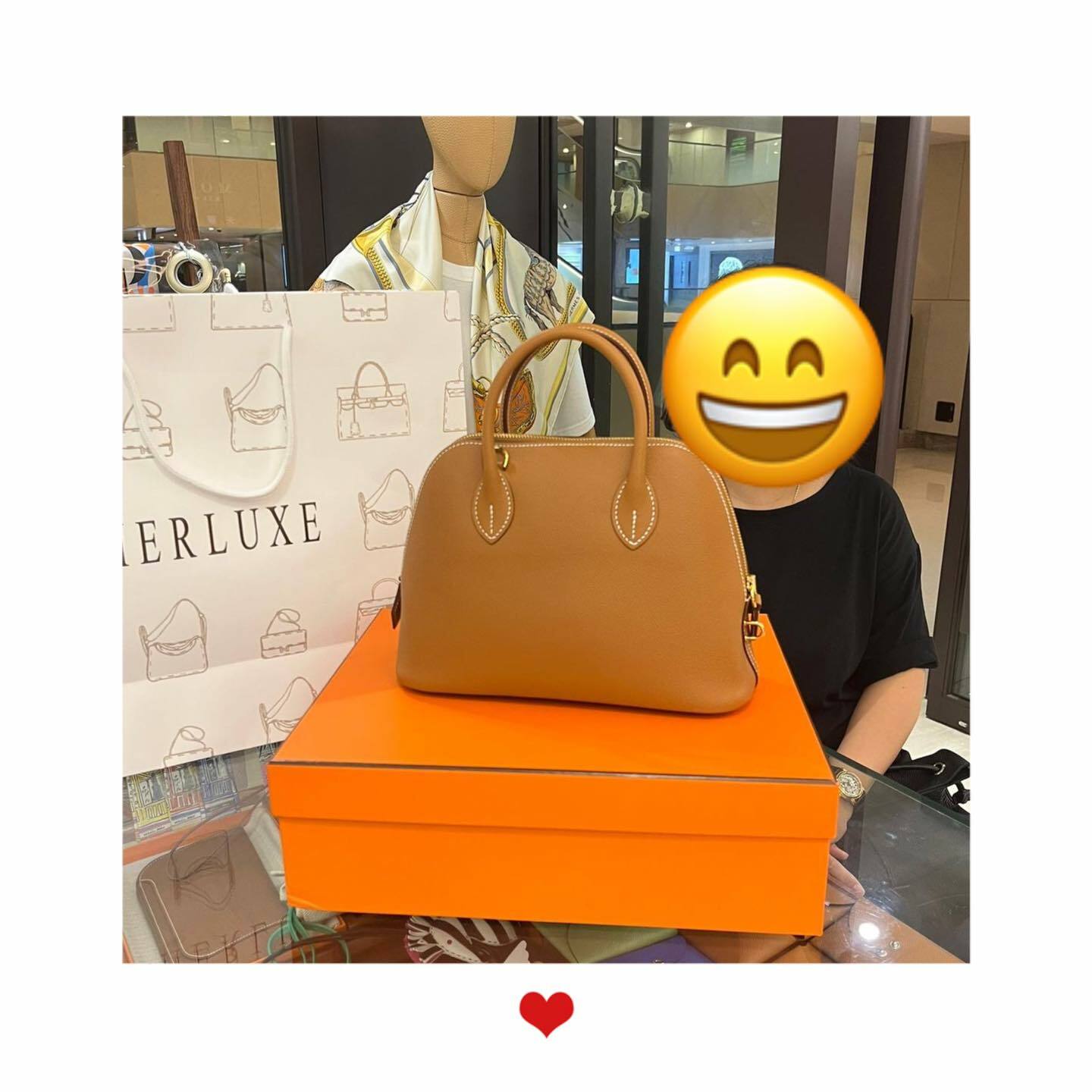 馬迷靚靚線上咨詢後到店揀咗bolide 25金金🐫🔑 靚靚因為信任HERLUXE口碑而選擇幫襯我哋🏆 滿意我哋有耐心的服務❤️ 與靚靚曾經光顧嘅另一家店比到嘅印象截然不同🥰 靚靚朋友之前還幫襯我哋買咗P18😍 多謝你哋嘅支持與信任🫶