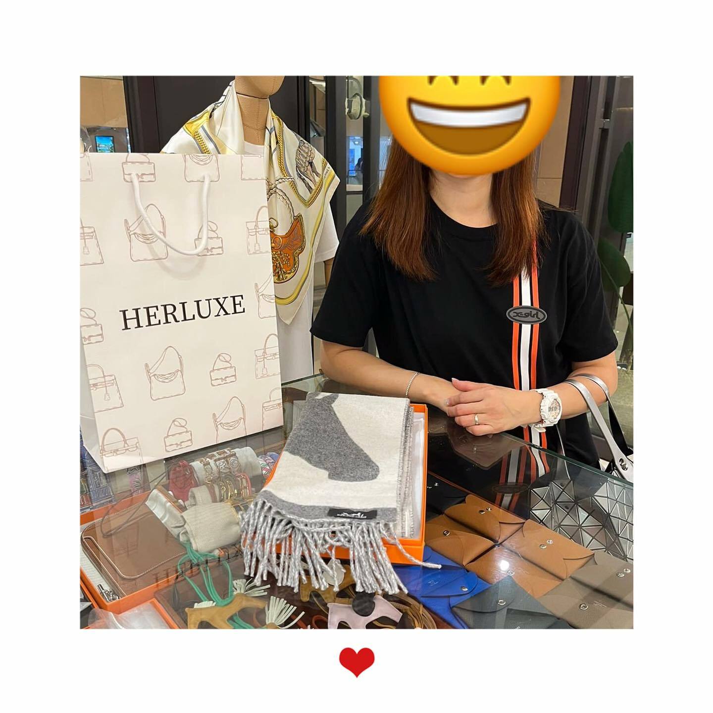 爽快靚靚線上咨詢後到店買咗頸巾🎉 鐘意可以睇現貨嘅購物方式❤️ 覺得價錢相宜💸 果斷購買👏 多謝你嘅支持🫶